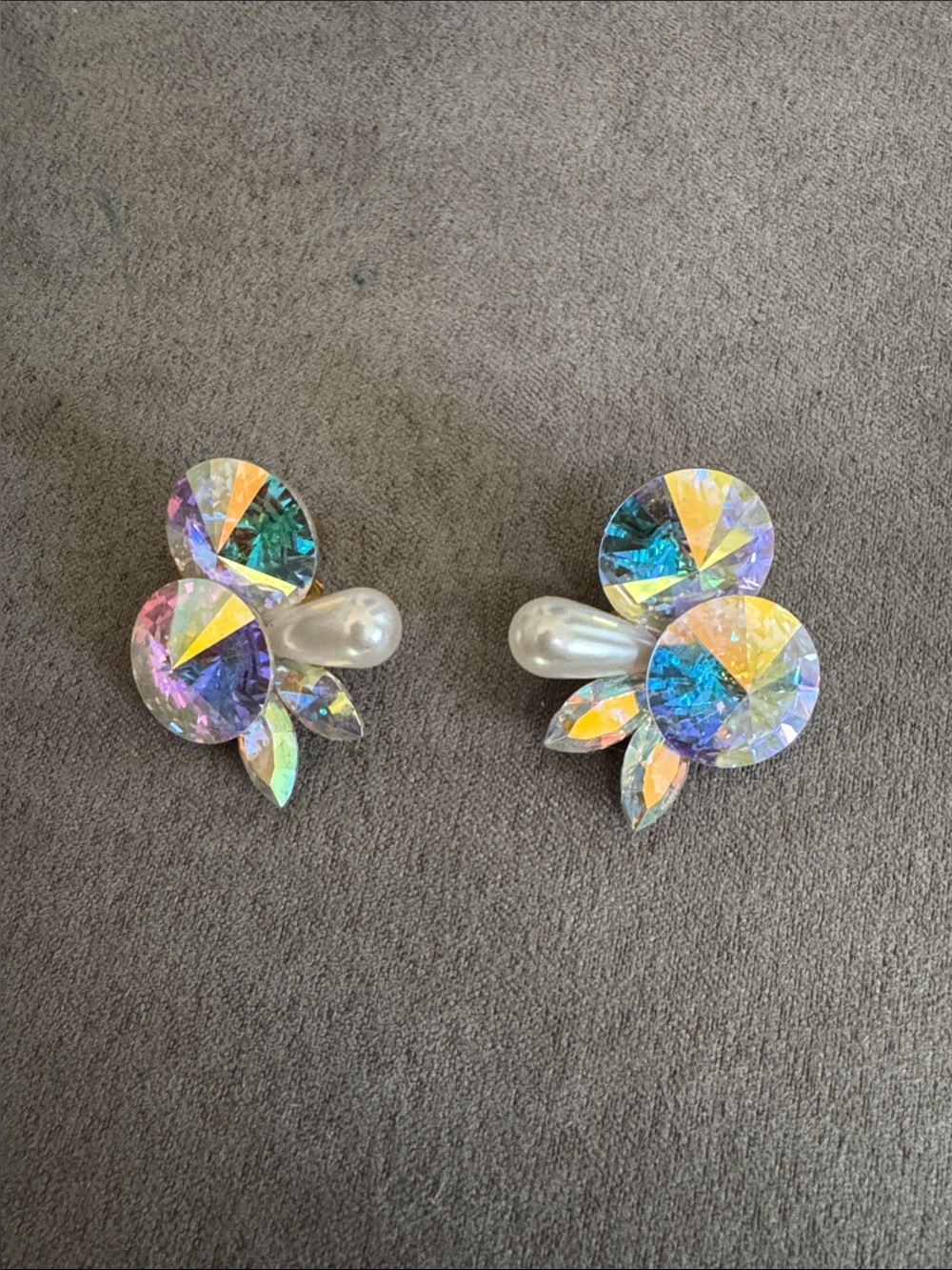 Vintage 1980s Aurora Borealis Crystal Cluster Clip-on Earrings - Iridescent